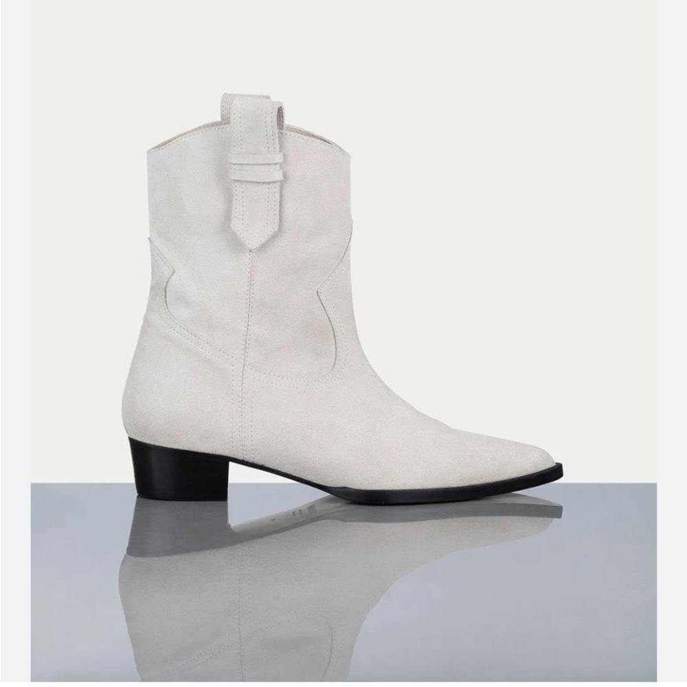 Frame Le Dallas Suede booties size 41